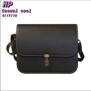 SALE🍂 🎉HP🎉 Black crossbody bag